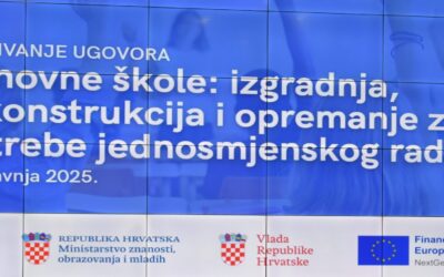 SVEČANO URUČIVANJE UGOVORA O DODJELI BESPOVRATNIH SREDSTAVA ZA DVORANU U PŠ LADANJE GORNJE