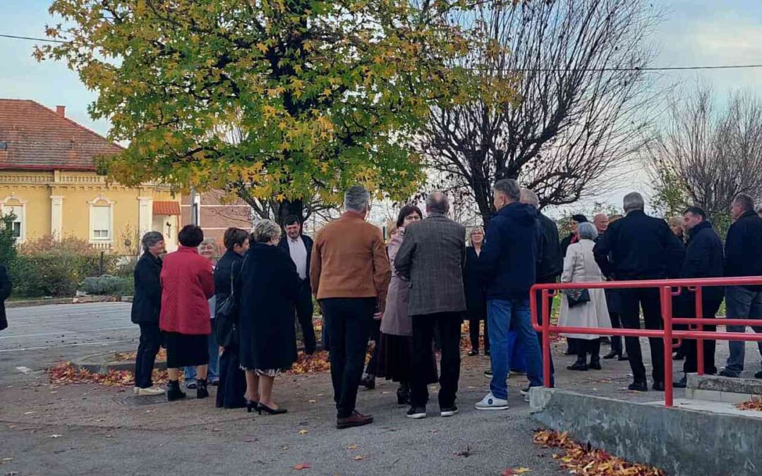 Susret u školskim klupama 45 godina nakon završetka osnovne škole