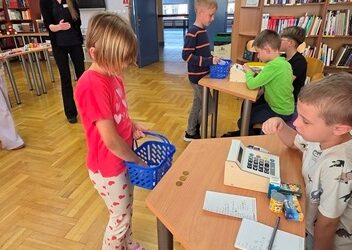 PROJEKT “ZANIMANJA NAM PRIČAJU PRIČU” U SKLOPU PRODUŽENOG BORAVKA – PRODAVAČ